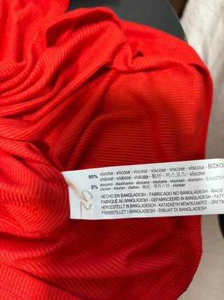 Top Zara canalé rojo Talla L