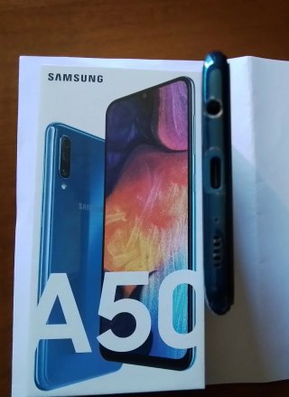 Samsung Galaxy A50 Azul incluye cargador