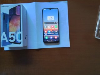 Samsung Galaxy A50 Azul incluye cargador