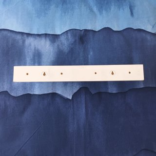Colgador de pared blanco de madera con 4 ganchos