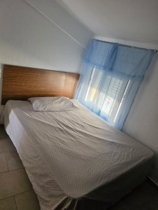 Alquilo habitación  cama grande 300€