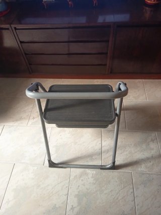 Escalera metálica 2 peldaños