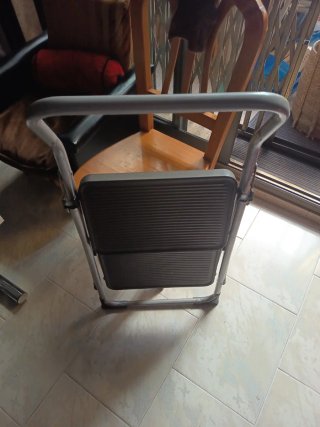 Escalera metálica 2 peldaños