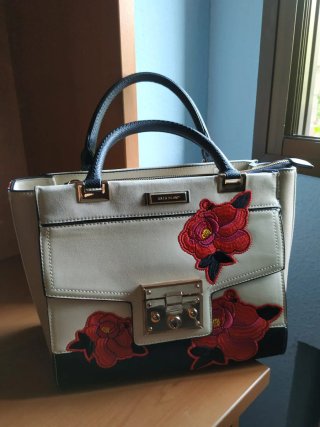 Bolso River Island Beige y Rojo Flores