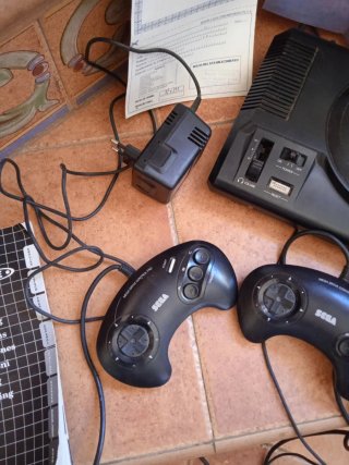 Consola Sega Mega Drive + Accesorios