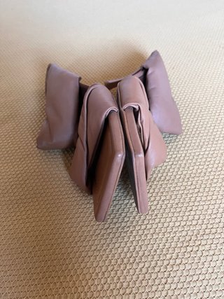 Sandalias Alohas Piel Talla 38 + funda Prada