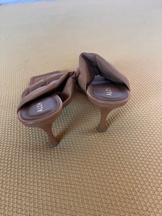 Sandalias Alohas Piel Talla 38 + funda Prada