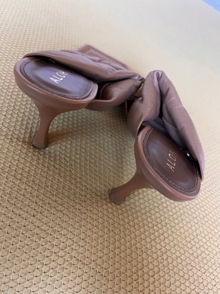 Sandalias Alohas Piel Talla 38 + funda Prada