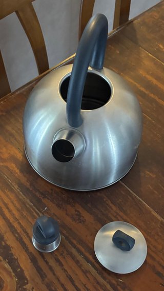 Bollitore in metallo e plastica