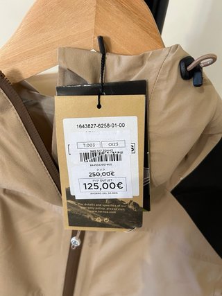 Chubasquero Ternua Arko Mujer Beige/Negro