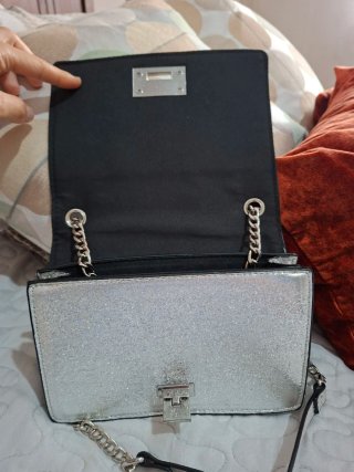 Bolso fiesta Stradivarius plateado