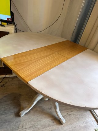 Mesa redonda de madera para restaurar