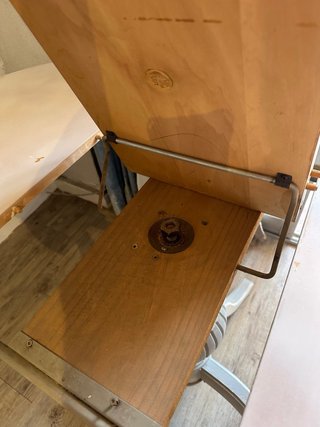 Mesa redonda de madera para restaurar