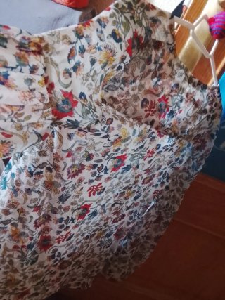 Blusa transparente estampada multicolor talla S
