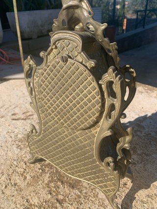 Bellissimo orologio antico in ottone