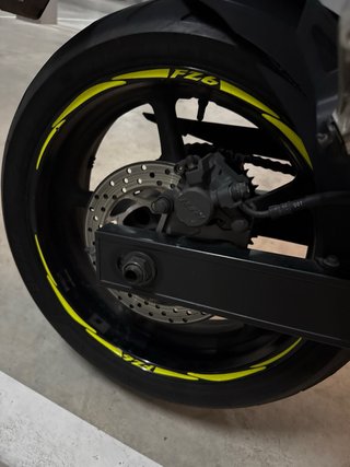 Yamaha FZ6 Naked Negra