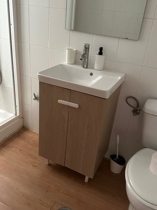 Mueble de baño madera y blanco
