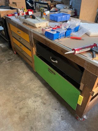 Bancos de trabajo de madera con ruedas
