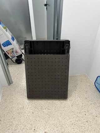 Hamaca marrón de plástico