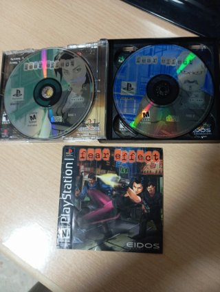 Fear Effect PS1 NTSC-U Completo 4 Discos