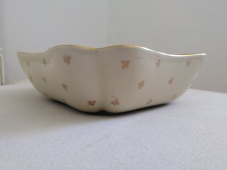 Ciotola vintage decorata a mano con fiori