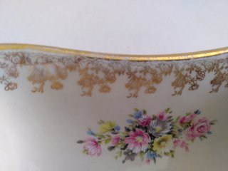 Ciotola vintage decorata a mano con fiori