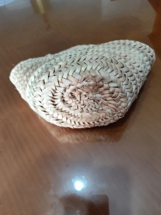 Bolsito de mimbre artesanal