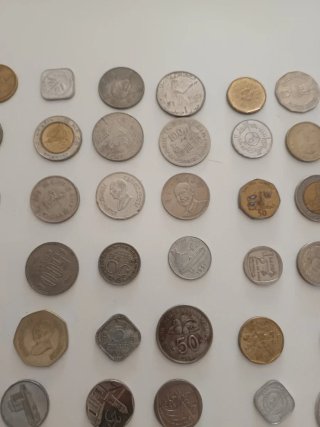 Lote monedas Asia y África