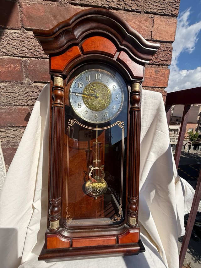 Reloj Festina de Pared con Péndulo
