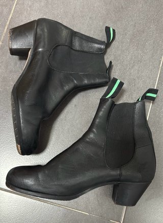 Botín flamenco clavos piel negro talla 38