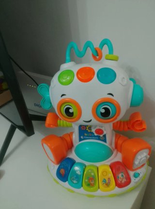 Robot interactivo musical para bebés