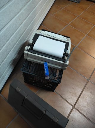Máquina de escribir Olivetti Lettera 40