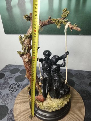 Figura cerámica pareja columpio grande 45cm