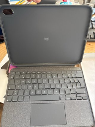 Logitech Combo Touch Funda Teclado iPad 10ª Gen