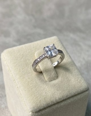 Anillo oro blanco laminado 14k.