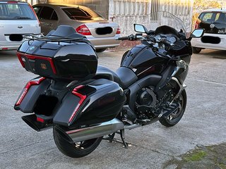 BMW K1600 GT Negra