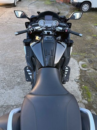 BMW K1600 GT Negra