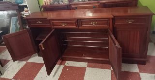 Mueble aparador antiguo de madera