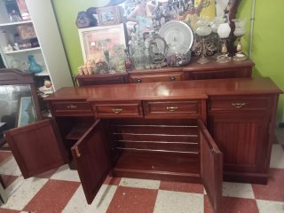 Mueble aparador antiguo de madera