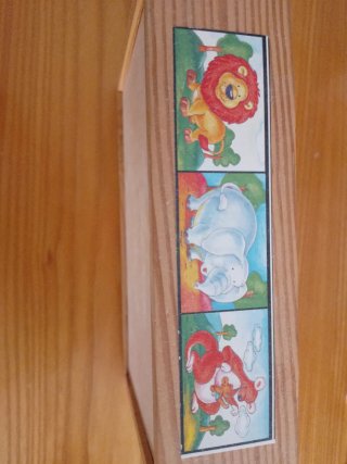 Puzzle in legno con immagini colorate