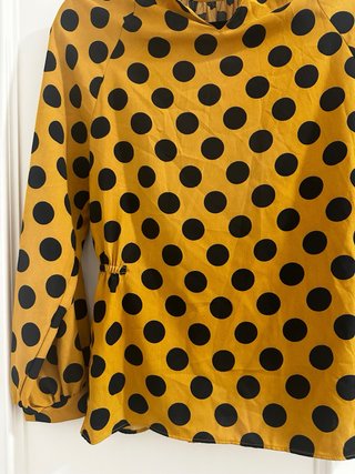 Elegante Blusa Zara lunares amarillos y negros