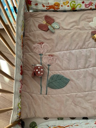 Parque infantil plegable Verbaudet y alfombra