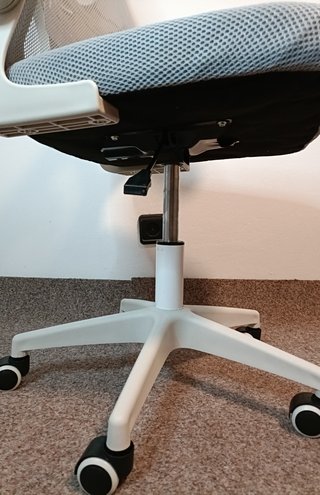 Sedia da ufficio grigia nordica moderna