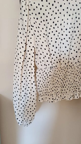 Blusa lunares tendencia sin estrenar