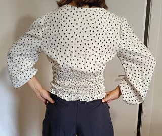 Blusa lunares tendencia sin estrenar