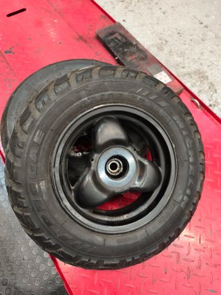 Llanta Michelin 120/90-10 67L