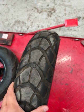 Llanta Michelin 120/90-10 67L