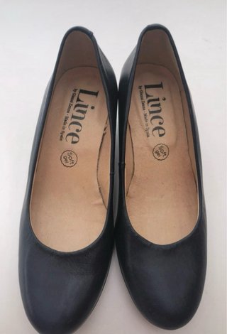 Zapatos de salón de piel azules sin estrenar