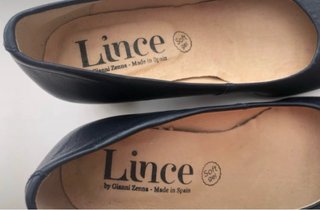 Zapatos de salón de piel azules sin estrenar