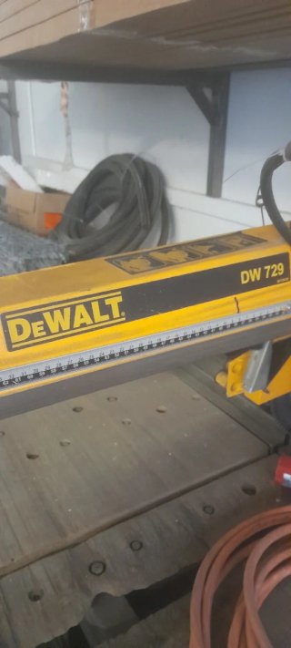 Sierra de corte radial Dewalt DW 729